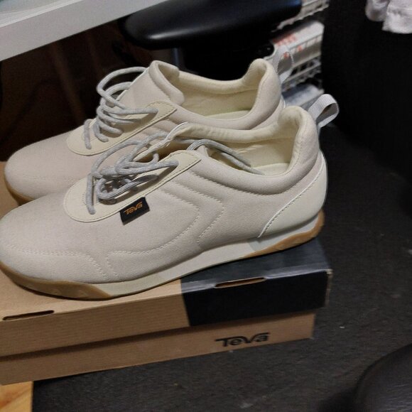 Teva weather season runners - Picture 1 of 3